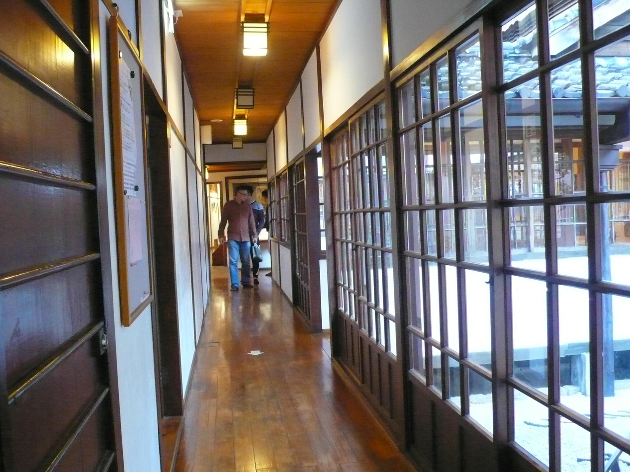日式樓房最大特色是，內裡可以與室外拉上關係。