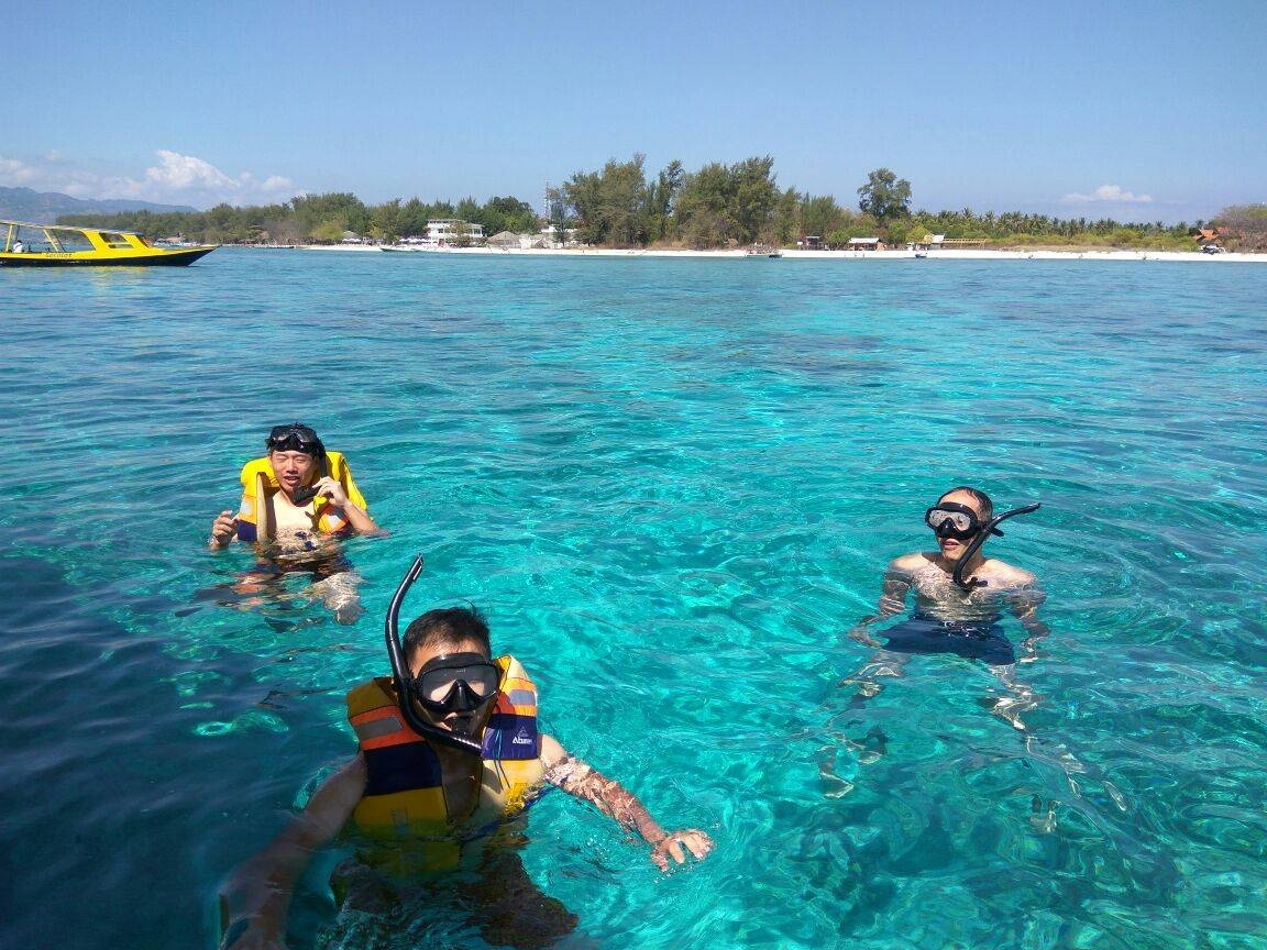 Gili Trawangan水清而海洋生物多，浮潛勝地，玩到樂而忘返。Novrie攝