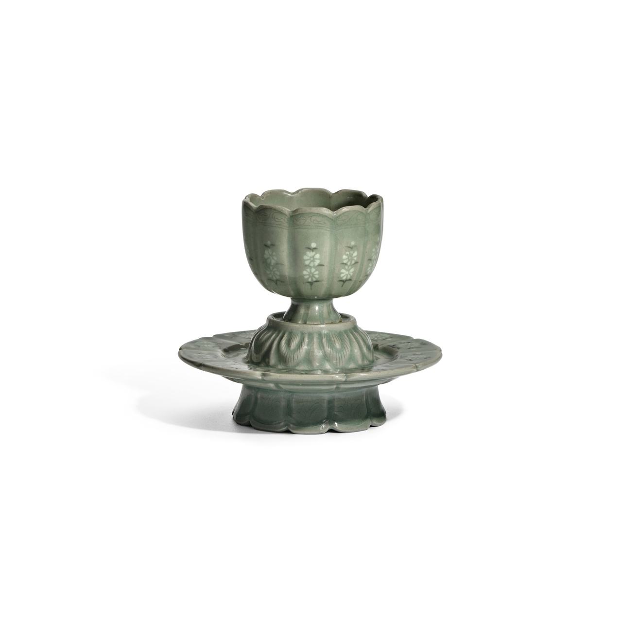 韓國藝術方面，則有13至15世紀青瓷鑲嵌帶座杯（估價4,000-6,000美元）。
