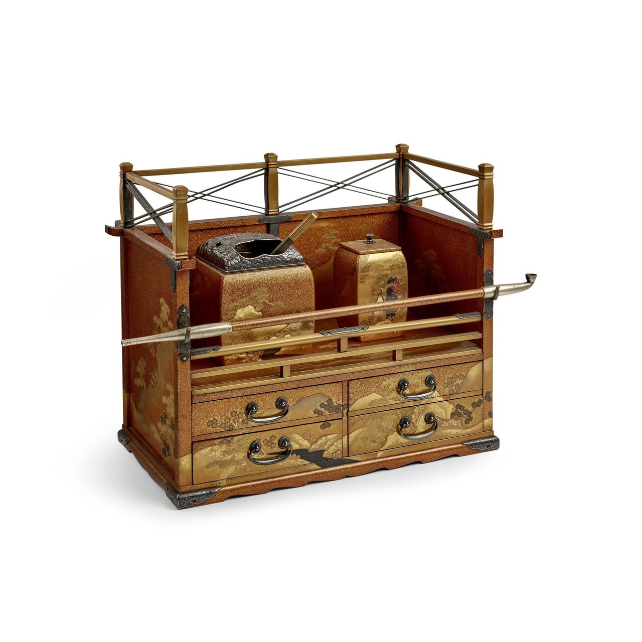 江戶時期之各式逸品：一套19世紀江戶時代金漆煙具（估價：5,000-7,000美元）
