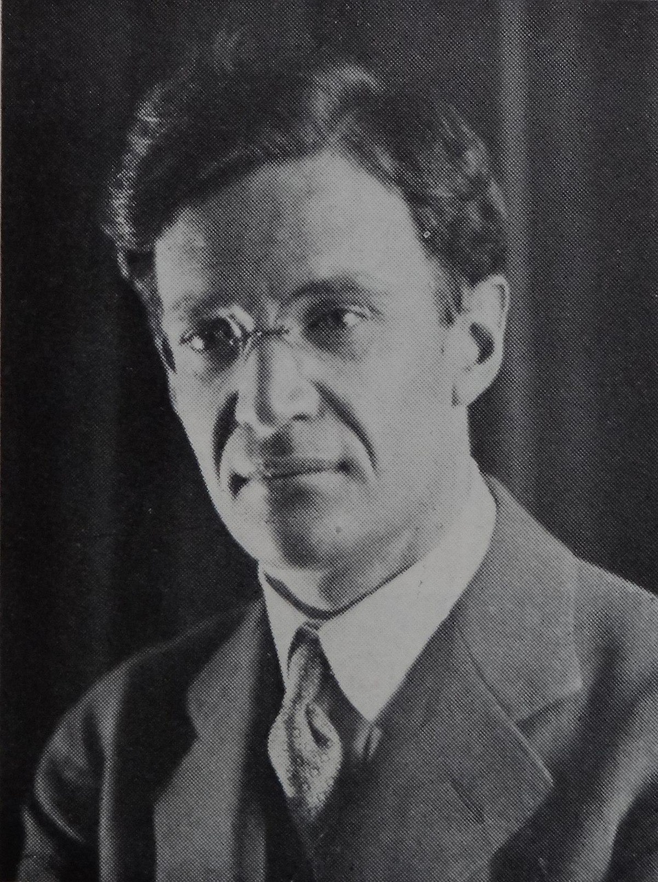 普立茲獎（Pulitzer Prize）得獎者、以報導國際時事而著名之美國記者 埃德加·安塞爾·莫勒（Edgar Ansel Mowrer，1892-1977）。
