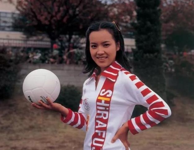 40年前,日劇《排球女將》中的小鹿純子以堅韌的拼搏精神激勵了無數中國人。
