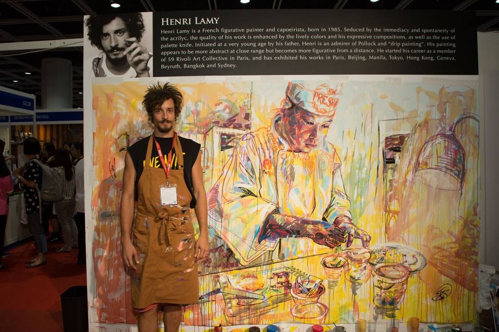 法籍畫家Mr. Henri Lamy一連三天在現場即席揮毫，完成的作品展現出廚師的風采!