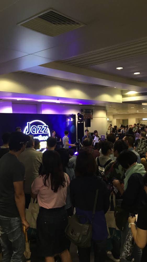 2919香港爵土馬拉松,中場休息時候,大學爵土樂隊表演。