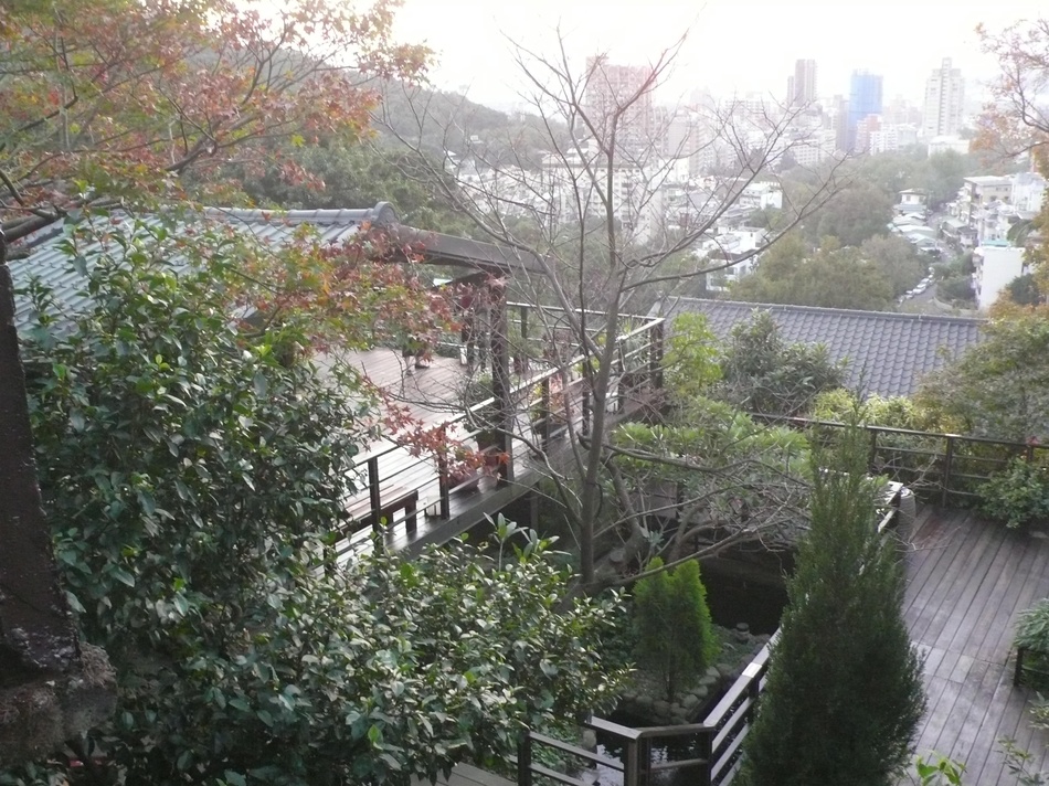 北投溫泉區多名宅,張學良住在這裡活到103歲,現改為「少帥禪園」,值得去吃和去遊覽。