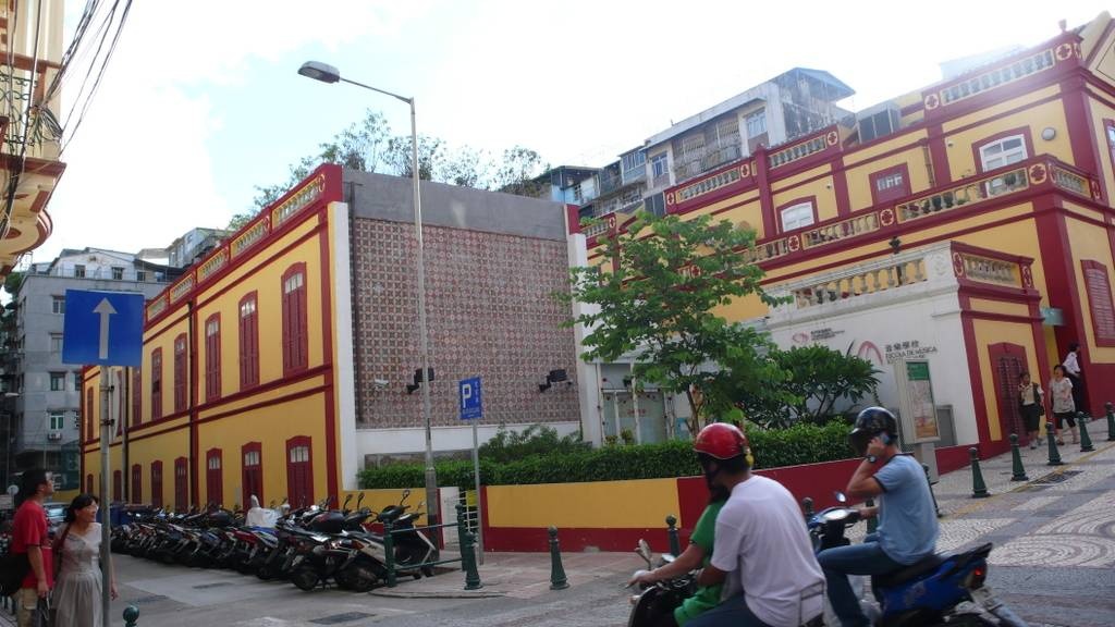 瘋堂斜巷是澳門最美街道,要漫步欣賞。