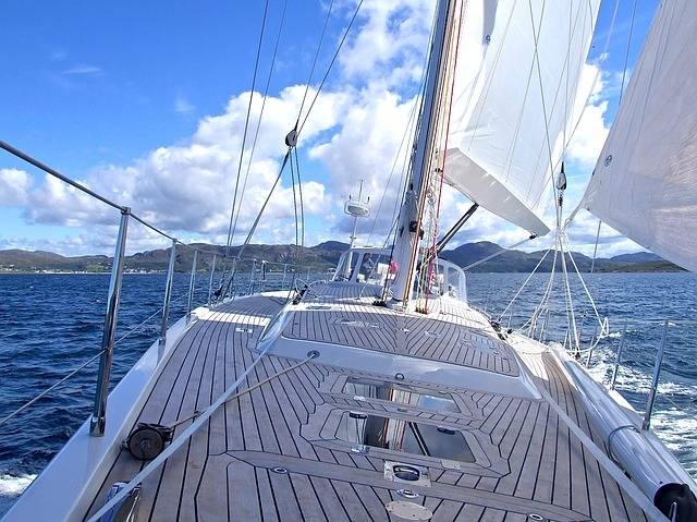 https://pixabay.com/en/yacht-sea-boat-travel-ship-ocean-802319/