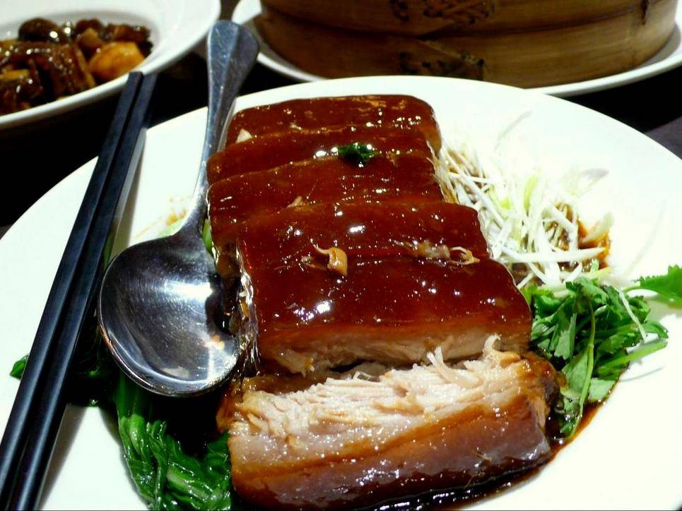 各種碎料湊合的拼盤,很誘人。