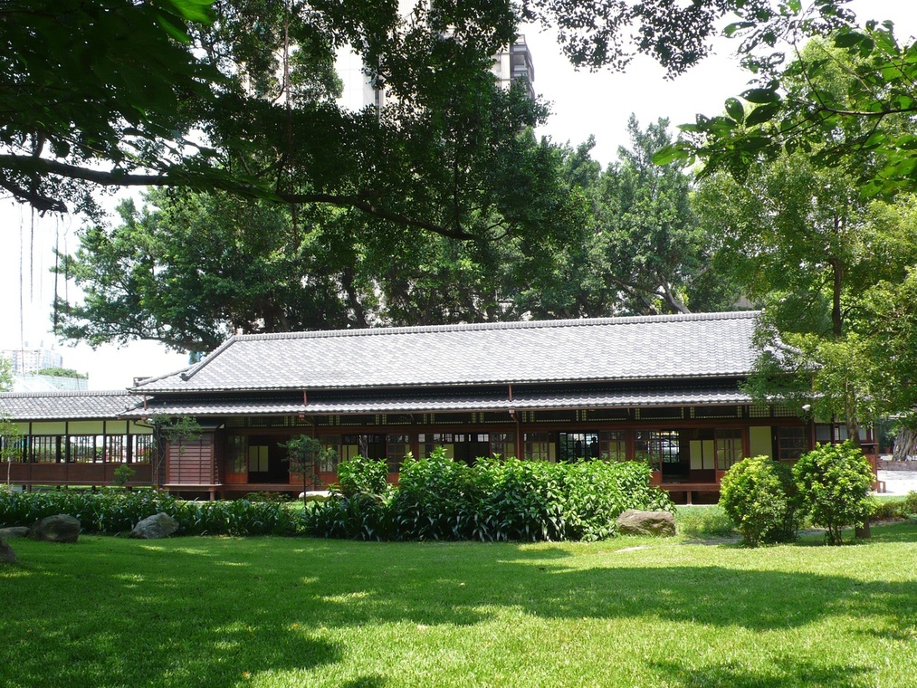 日本藝伎餐廳叫做料亭,台北現存只有遺跡。紀州庵今天改為「文學森林」。