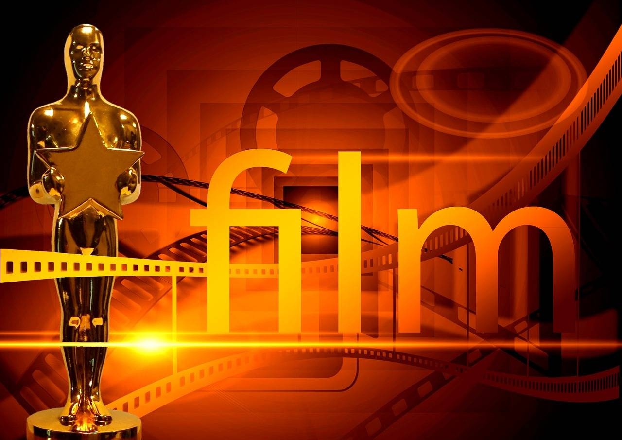 https://pixabay.com/en/award-good-movie-trophy-competition-2969422/