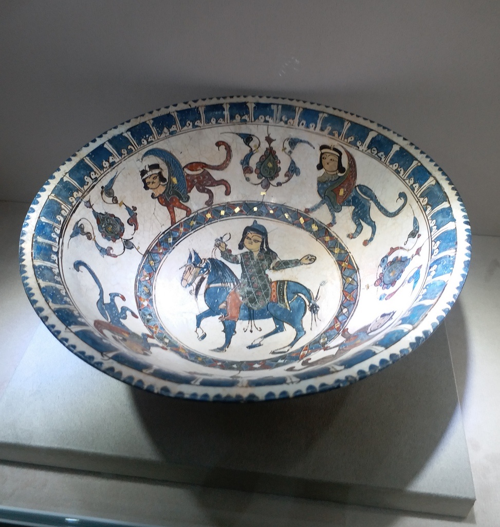 十二至十三世紀伊朗製造的碗