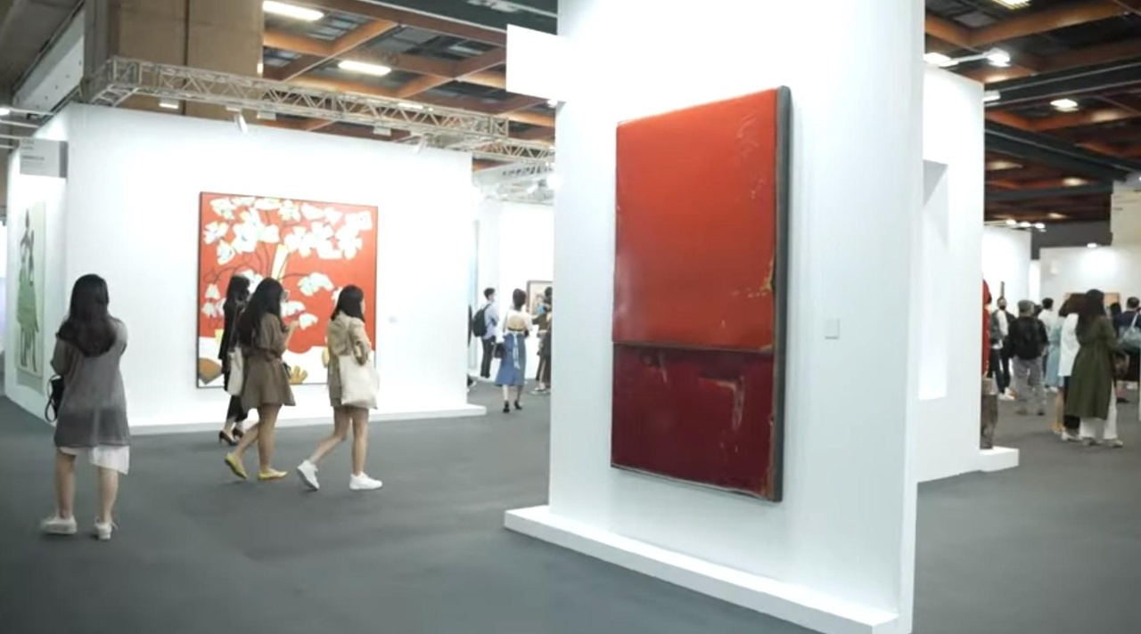 行人通道寬闊,參觀者走得舒適。