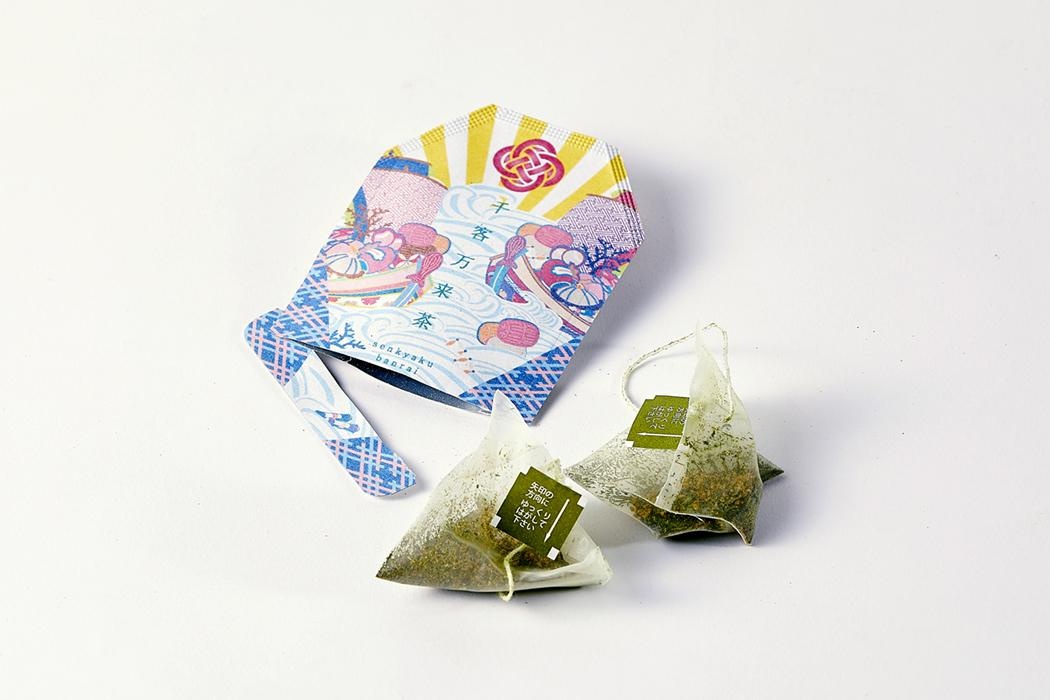 「HANA CHABA」是「將一包日本茶葉以花束一樣贈送給朋友」為概念的品牌，在高級茶包添上一句祝福送給朋友及家人。