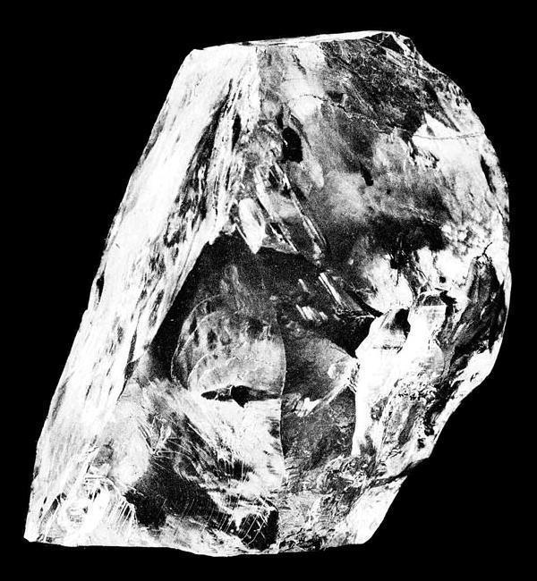 全球第一大的鑽石原石是1905年在南非普列米爾 (Premier）礦場發現的3106克拉「庫利南」（Cullinan）鑽石，重達3,106克拉。