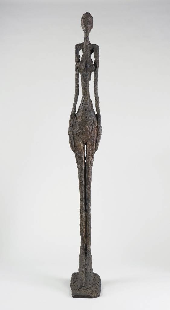 阿爾伯托・賈克梅蒂 (Alberto Giacometti) 的《站立的女人 II》(Grande Femme II) - 1960年構思,1980至 81年鑄造,於巴黎以 24,907,500歐元成交。