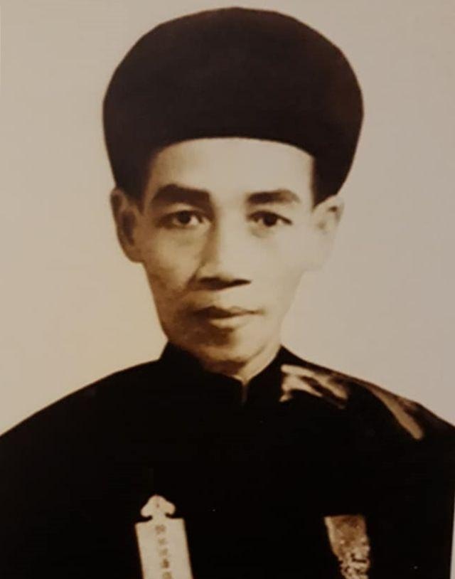 范光厚 ( 范厚,PHAM HAU,1903-1995 )被公認為越南最傑出的漆藝大師與先驅者,為越南漆藝的誕生付出重大貢獻,以使此門技藝隨後發展成該國首要的創作媒介之一。