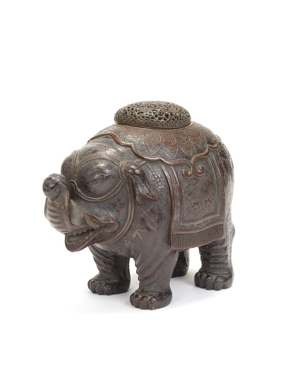 拍品219
18世紀 漆塗木製象形香爐,無銘
推定小川破笠(號笠翁,1663至1747年)作
估價:6,000 - 8,000英鎊