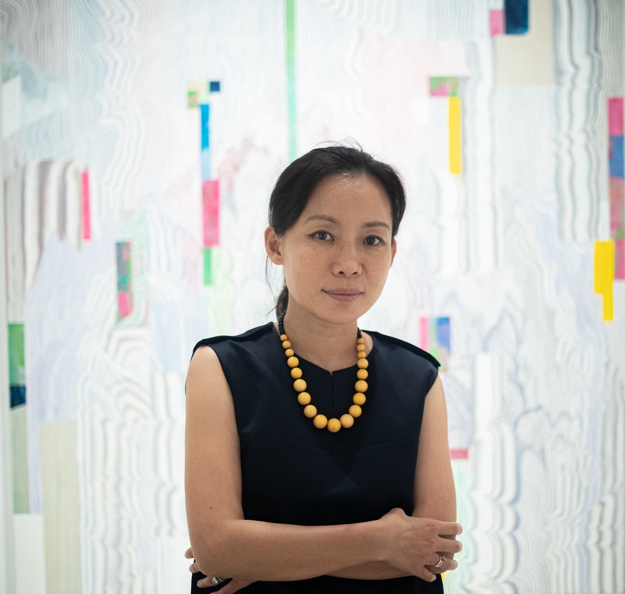 《清風明月: An Ode to Life》策展人,Soluna Fine Art始創人兼畫廊總監 李恩周 (Rachel Eun Ju Lee )表示,在韓國文化中,四季分明既是自然風景,也標誌著人類與天地萬物並存。其背後是韓國藝術家金永憲的「電子鄉愁」系列作品之《金剛山》。