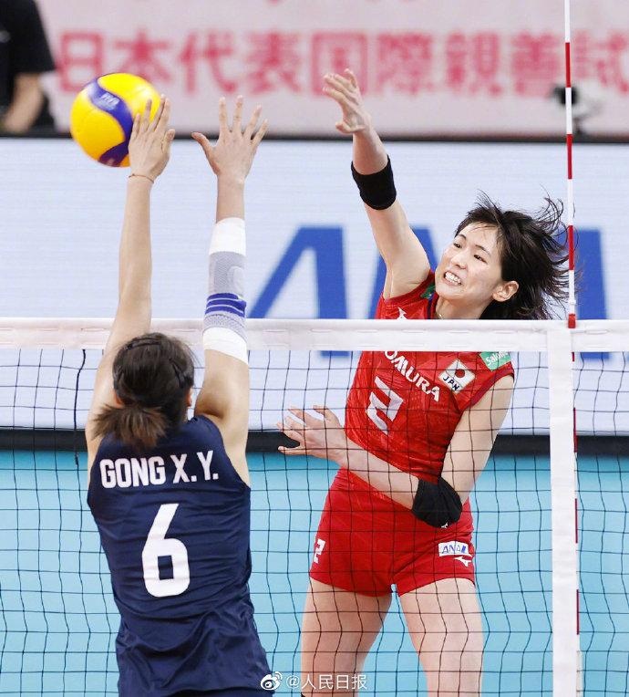 日前東京奧運會排球測試賽中，中國女排連贏三局勝日本隊，國內媒體都搶著為姑娘們點贊，為中國女排加油，卻不見香港媒體有何熱烈反應。